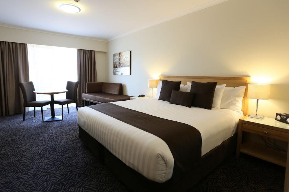 Best Western Plus Hovell Tree Inn Олбері Екстер'єр фото