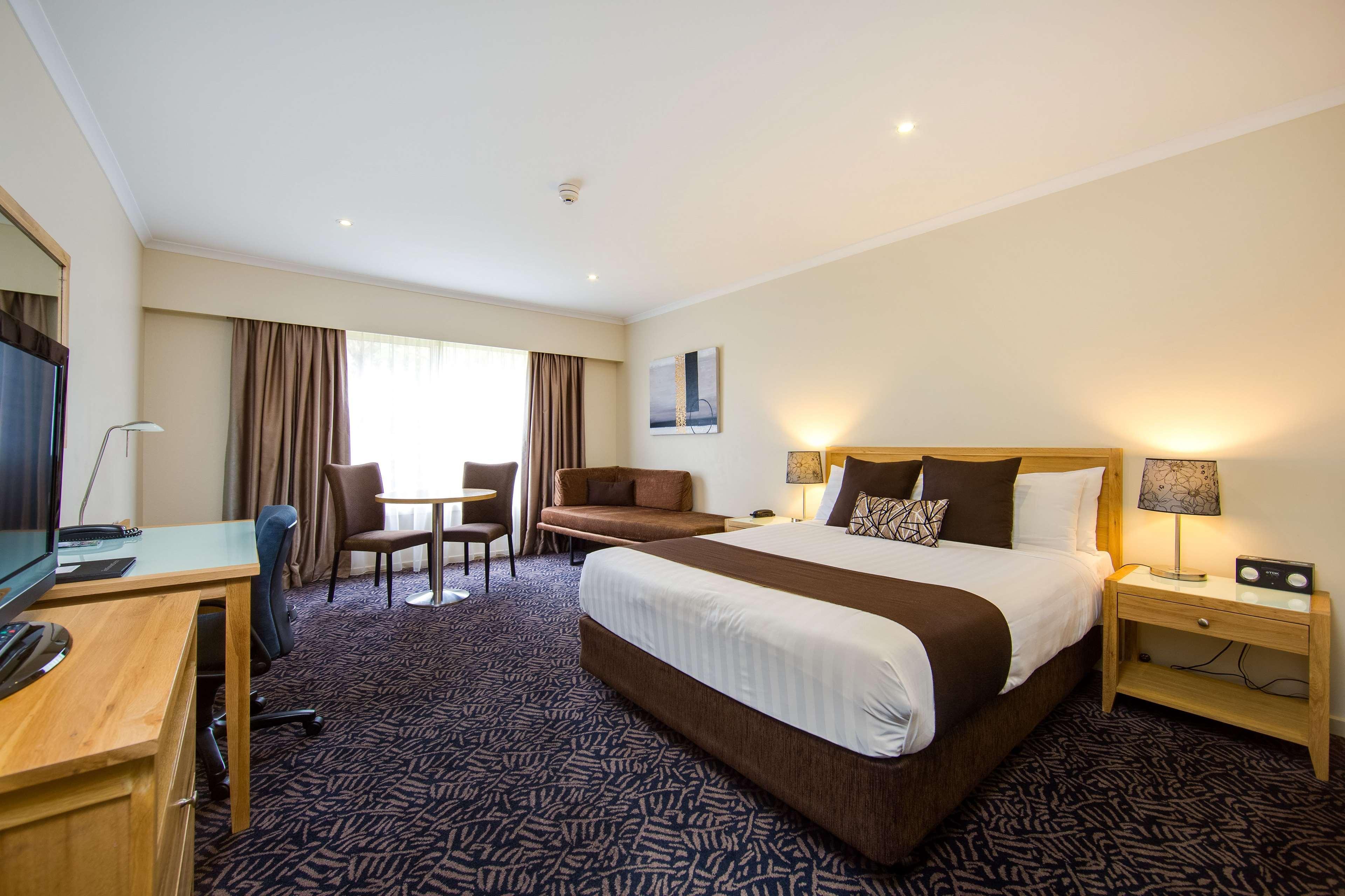 Best Western Plus Hovell Tree Inn Олбері Екстер'єр фото