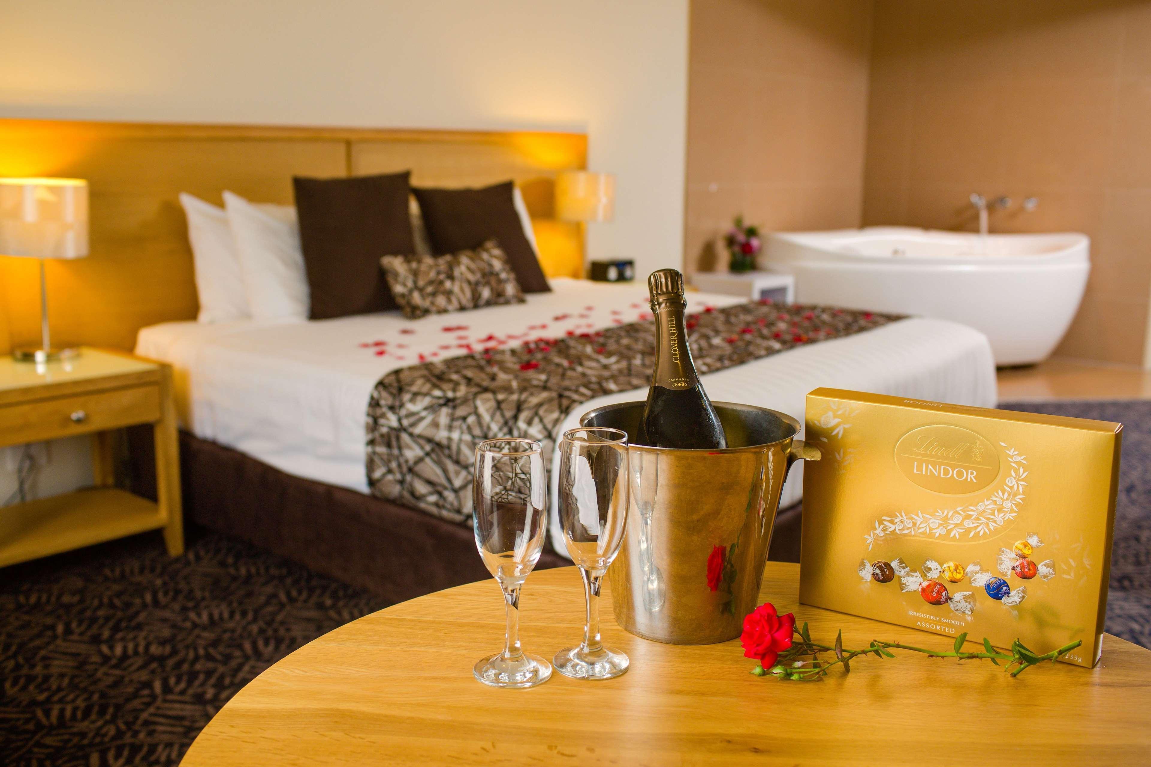 Best Western Plus Hovell Tree Inn Олбері Екстер'єр фото