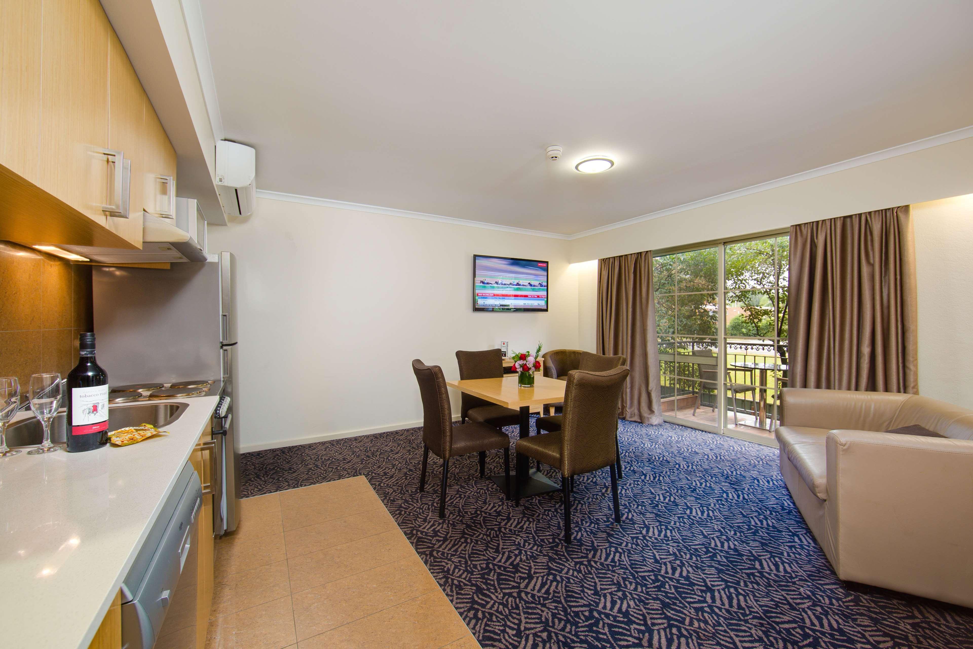 Best Western Plus Hovell Tree Inn Олбері Екстер'єр фото