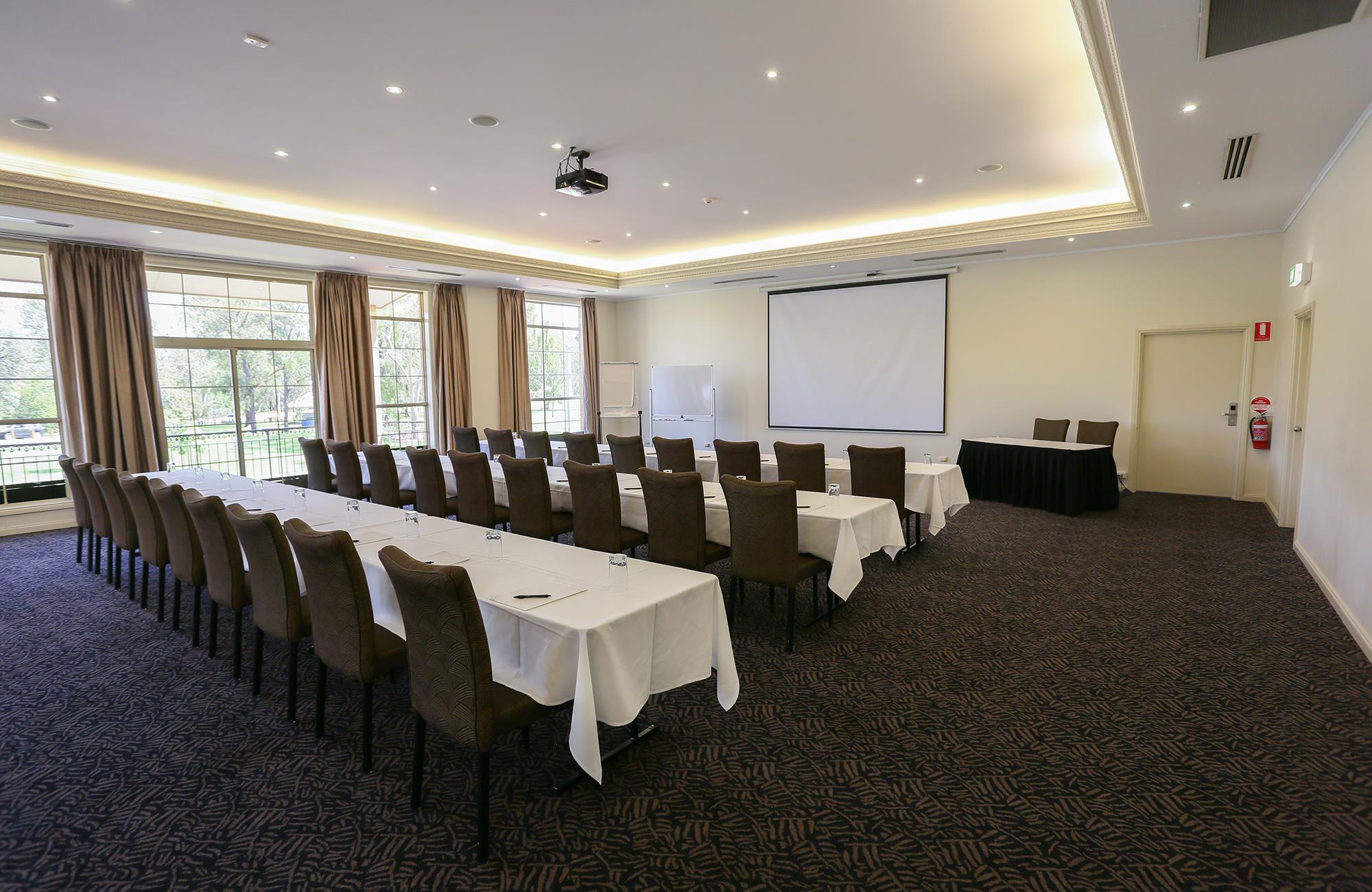 Best Western Plus Hovell Tree Inn Олбері Екстер'єр фото