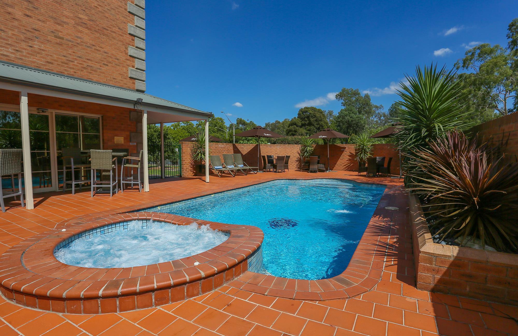 Best Western Plus Hovell Tree Inn Олбері Екстер'єр фото