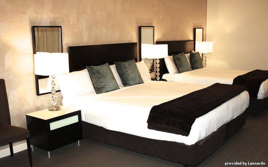 Best Western Plus Hovell Tree Inn Олбері Екстер'єр фото