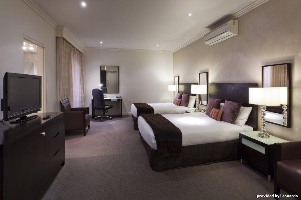 Best Western Plus Hovell Tree Inn Олбері Номер фото