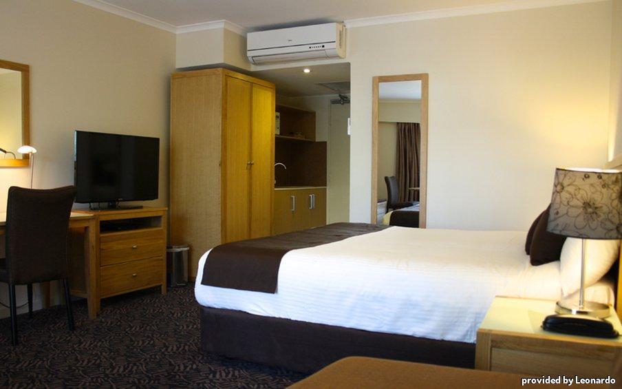 Best Western Plus Hovell Tree Inn Олбері Екстер'єр фото