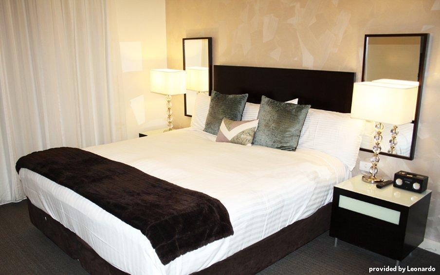 Best Western Plus Hovell Tree Inn Олбері Екстер'єр фото