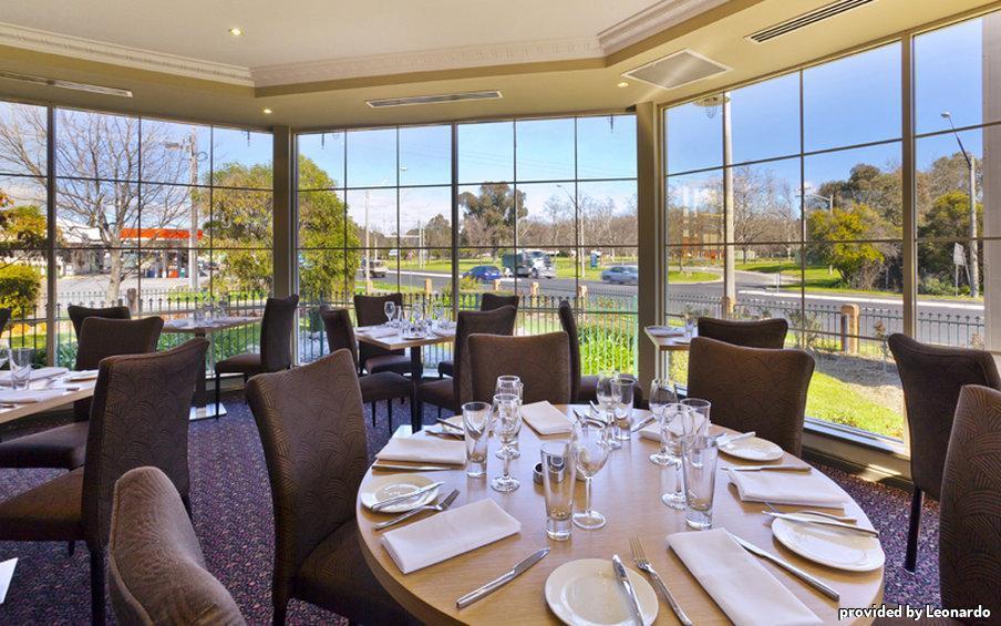 Best Western Plus Hovell Tree Inn Олбері Ресторан фото