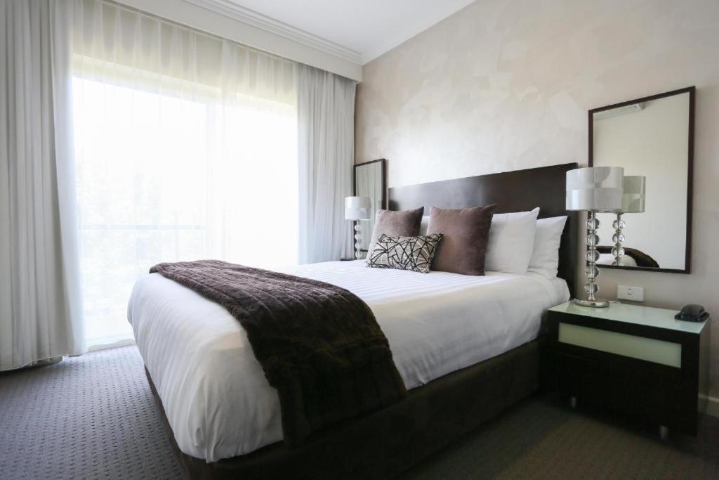 Best Western Plus Hovell Tree Inn Олбері Екстер'єр фото