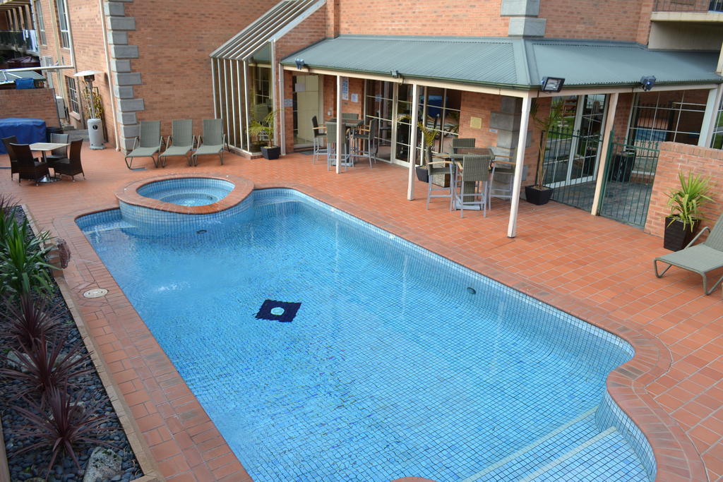 Best Western Plus Hovell Tree Inn Олбері Екстер'єр фото