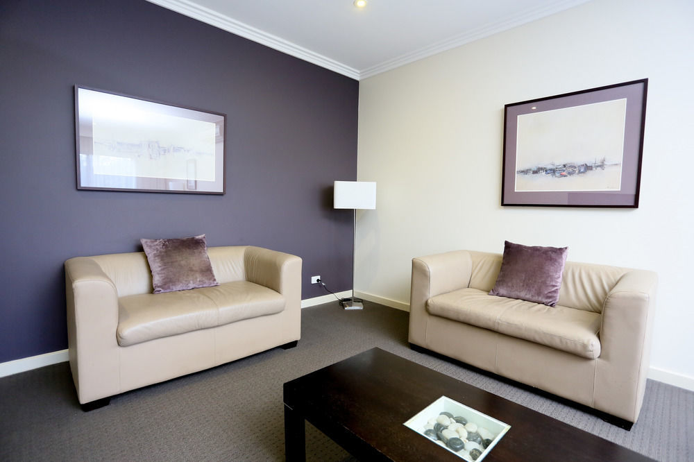 Best Western Plus Hovell Tree Inn Олбері Екстер'єр фото