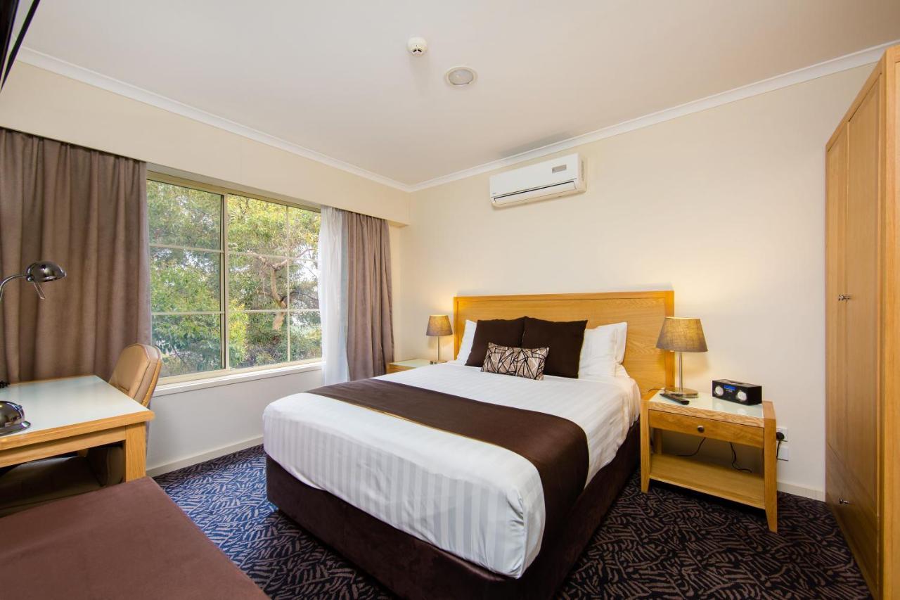 Best Western Plus Hovell Tree Inn Олбері Екстер'єр фото